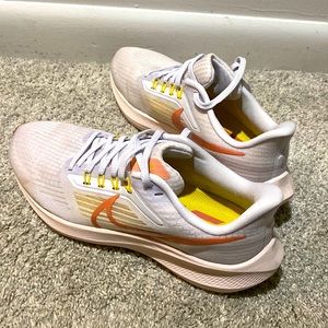 Nike womens size 7, worn 1x